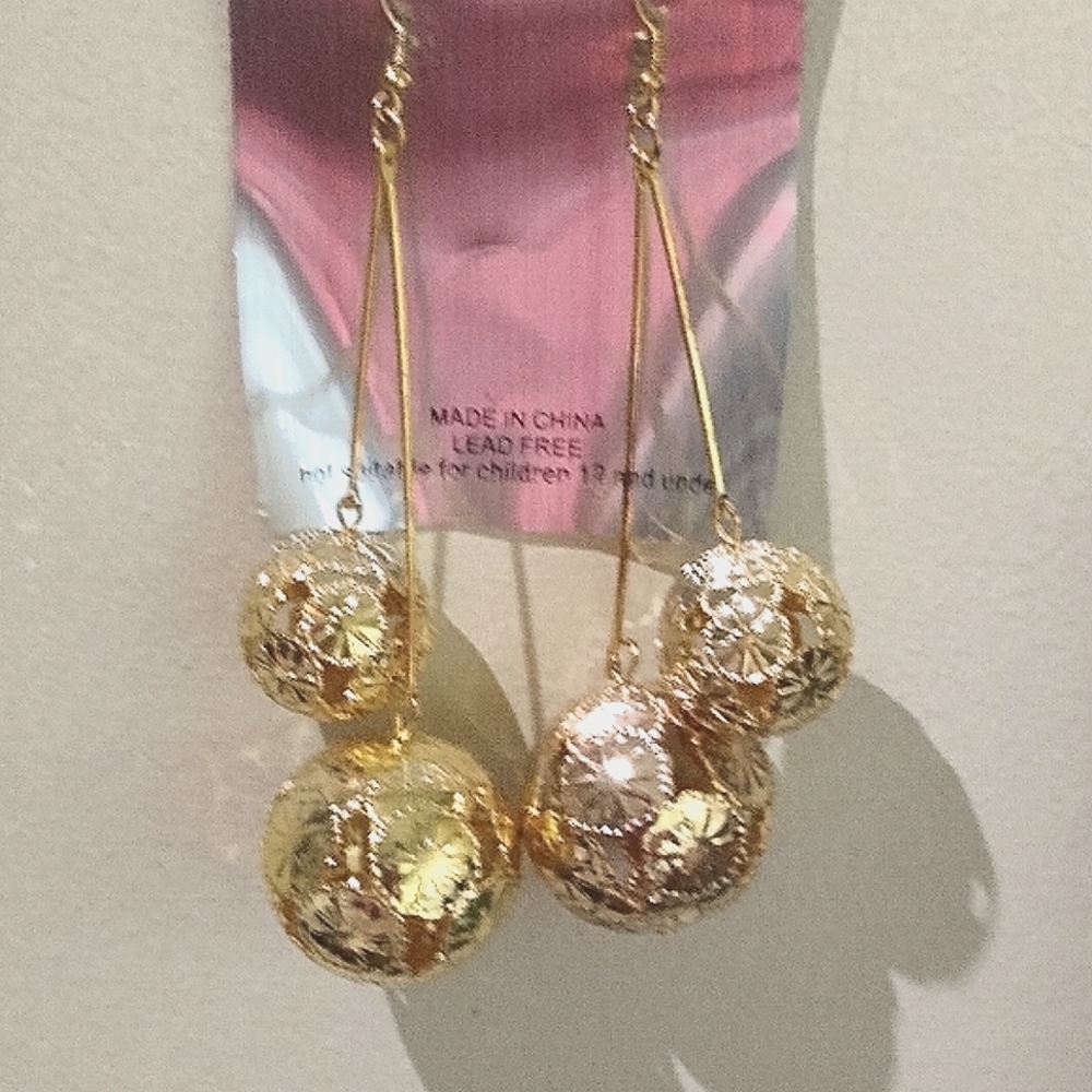 Gold Ornament Balls Dangle Drop Pierced Earrings